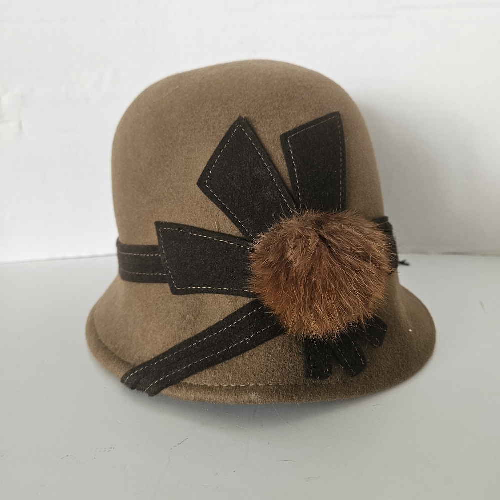 Adora hat Bucket Style 100% Wool, Bow And Pompom Accent